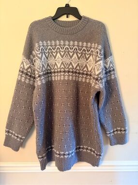 American Eagle Sweater